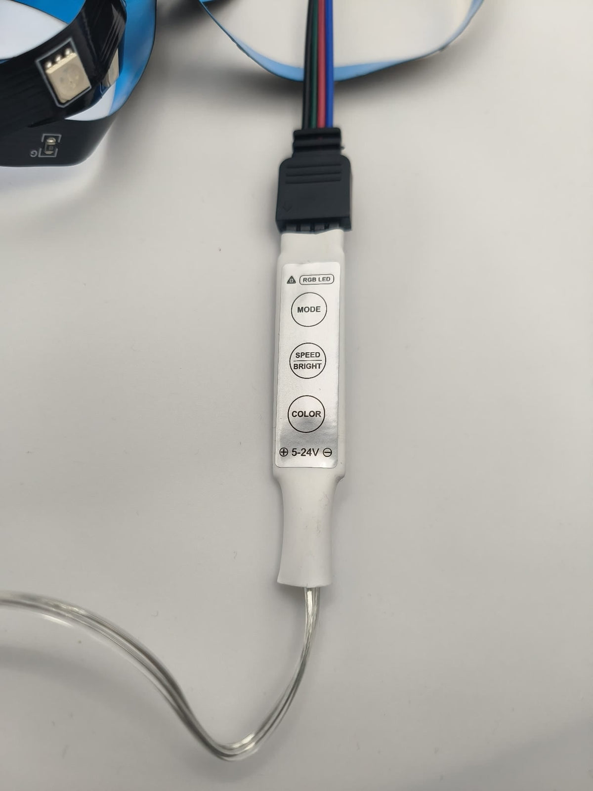 Elektroniktrade 1m Led RGB/ Farbig Selbstklebend mit Batteriebox IP20 5V Elektroniktrade Switzerland