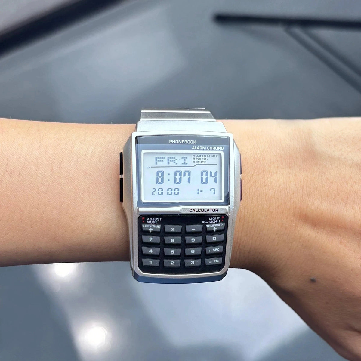 SHUAIKE Herrenuhr aus Edelstahllegierung mit LED & Rechnerfunktionen elektroniktrade Switzerland