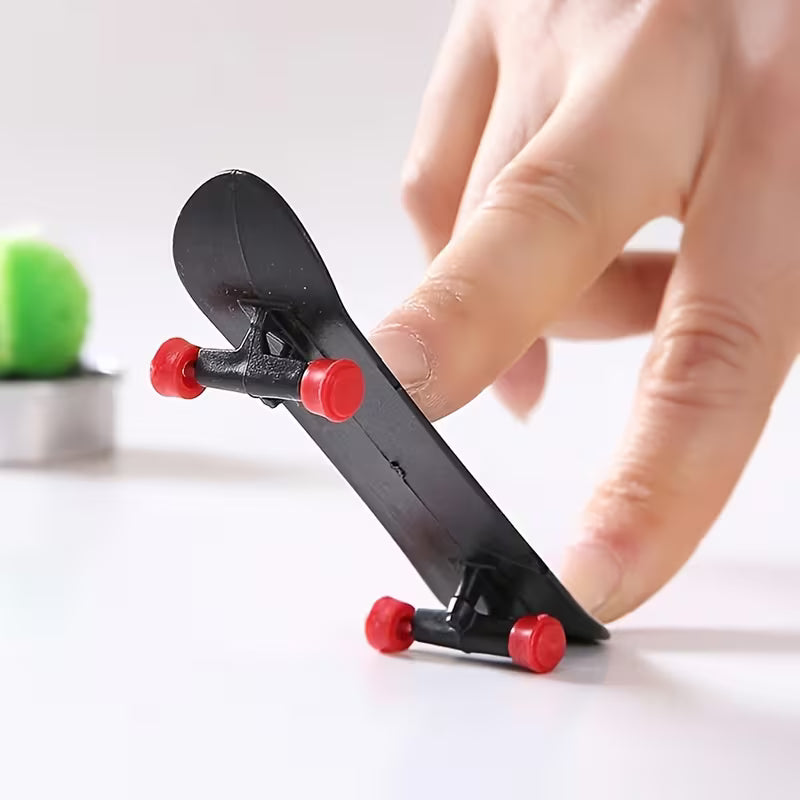 Elektroniktrade Mini-Finger-Skateboards - Lustige Desktop-Spielzeuge zur Entspannung 1 Stück elektroniktrade Switzerland