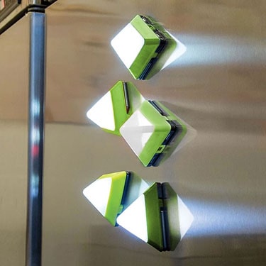 Elektroniktrade Mini Triangle Laterne mit ausklappbarem Haken und Magnet, dimmbar inkl. Batterien elektroniktrade Switzerland